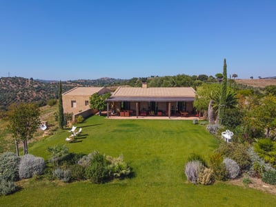 Luxury Villa Photo #2