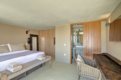Luxury Villa Photo #50