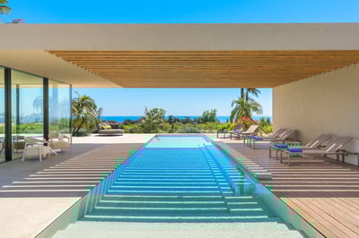 Luxury Villa Photo #2