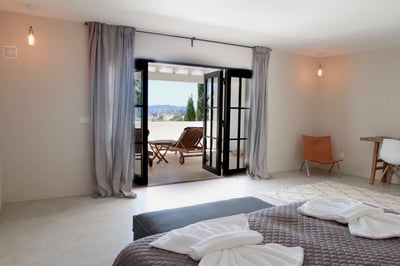 Luxury Villa Photo #26