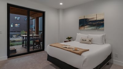 Queen bedroom 2 on lower level with hot tub access