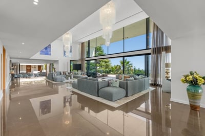 Luxury Villa Photo #14