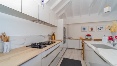 Kitchen & Dining Area
