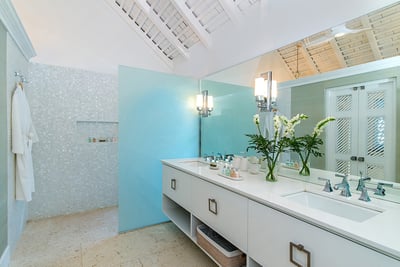 Luxury Villa Photo #23