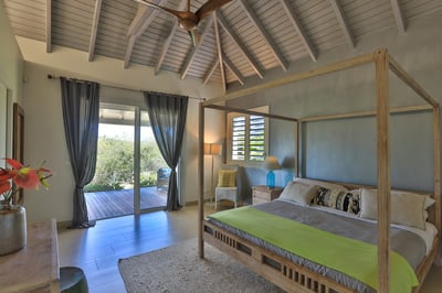 Luxury Villa Photo #39