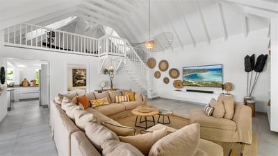 Luxury Villa Photo #23