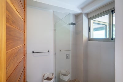 Luxury Villa Photo #46