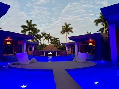 Luxury Villa Photo #7
