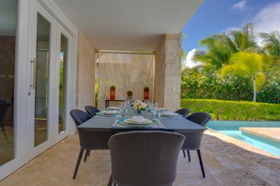 Luxury Villa Photo #7