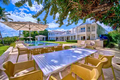 Luxury Villa Photo #7