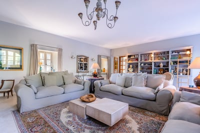 Luxury Villa Photo #24