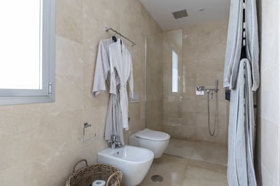 Luxury Villa Photo #24