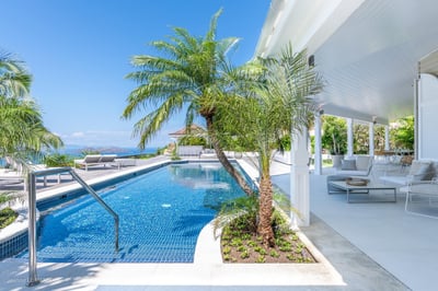 Luxury Villa Photo #4