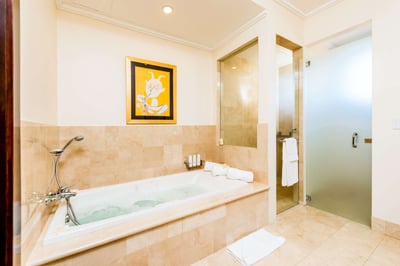 Luxury Villa Photo #25