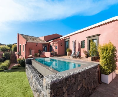 Luxury Villa Photo #4