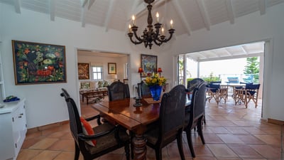 Kitchen & Dining Area