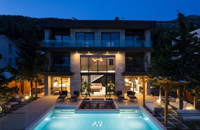 Luxury Villa Photo #3