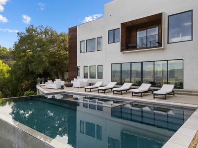 Luxury Villa Photo #7