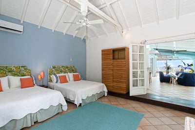 Luxury Villa Photo #29