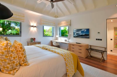 Luxury Villa Photo #39