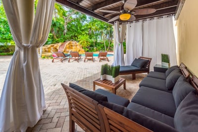 Luxury Villa Photo #6