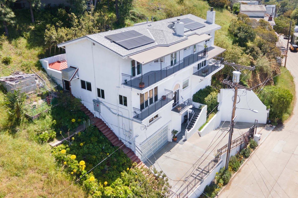 The Artist’s Summit