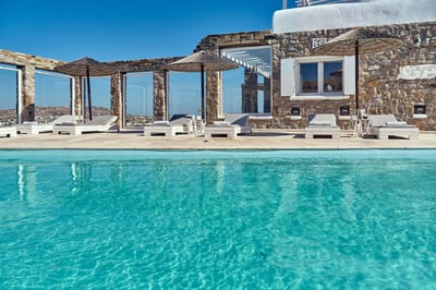 Luxury Villa Photo #3