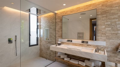 Luxury Villa Photo #59