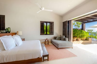 Luxury Villa Photo #19