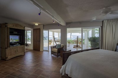 Luxury Villa Photo #16