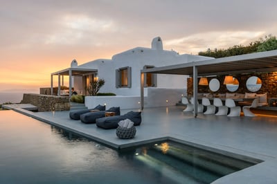 Luxury Villa Photo #6