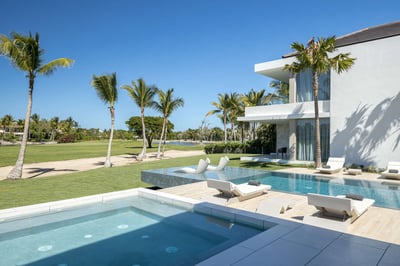 Luxury Villa Photo #7