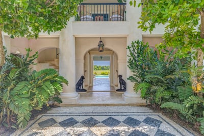 Luxury Villa Photo #15