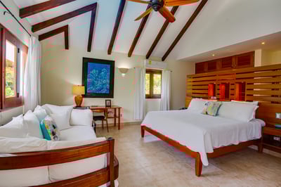 Luxury Villa Photo #22