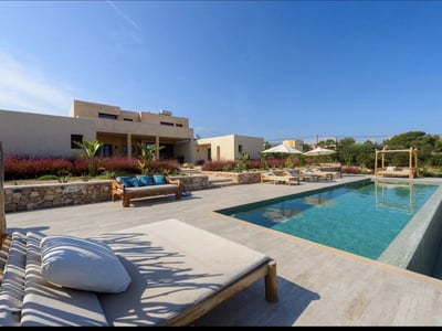 Luxury Villa Photo #5
