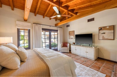 Luxury Villa Photo #48