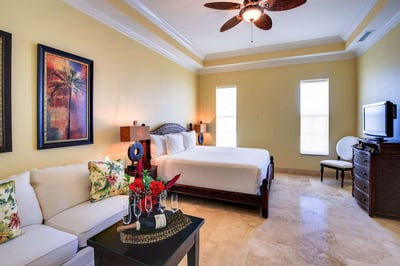 Luxury Villa Photo #7