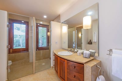 Luxury Villa Photo #23