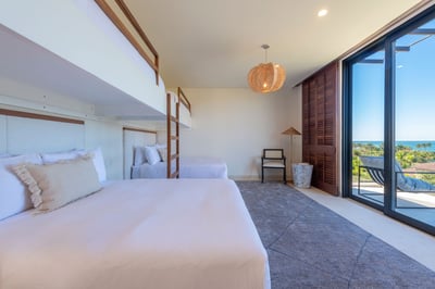 Luxury Villa Photo #31