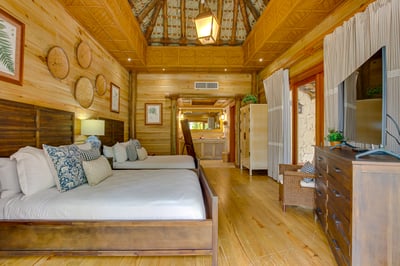 Luxury Villa Photo #27
