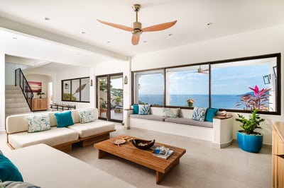 Luxury Villa Photo #17