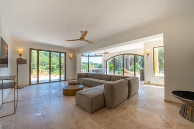 Luxury Villa Photo #11