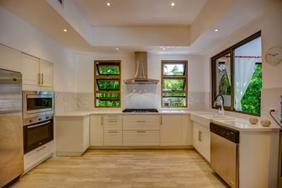 Luxury Villa Photo #32