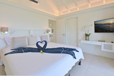 Luxury Villa Photo #15