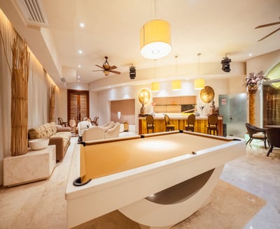 Luxury Villa Photo #43