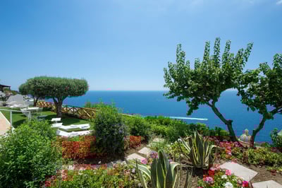 Luxury Villa Photo #3