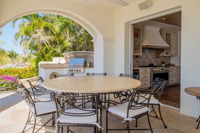Luxury Villa Photo #17