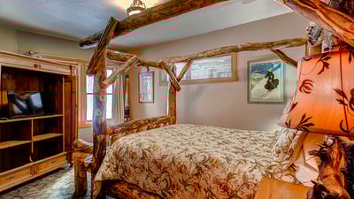 Queen room on lower level