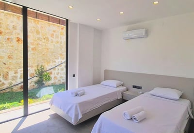 Luxury Villa Photo #19