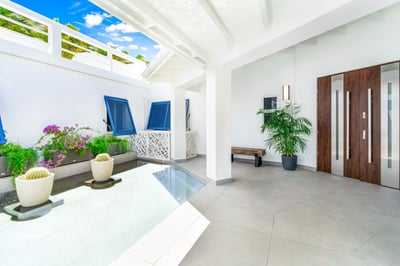 Luxury Villa Photo #9